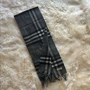 Burberry grey classic nova check cashmere/wool scarf